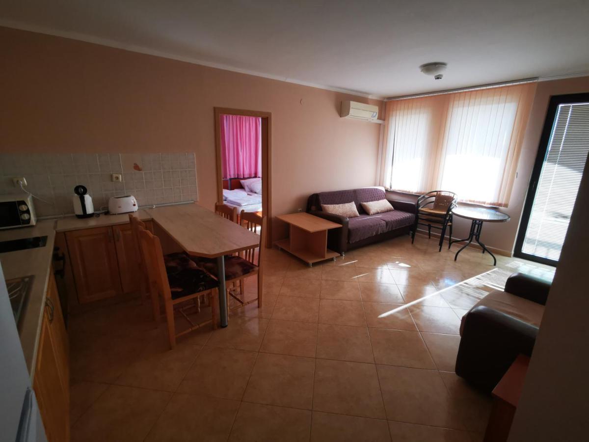 Marina Delfin Apartments - Top Location & Pet Friendly Светий Влас Екстер'єр фото