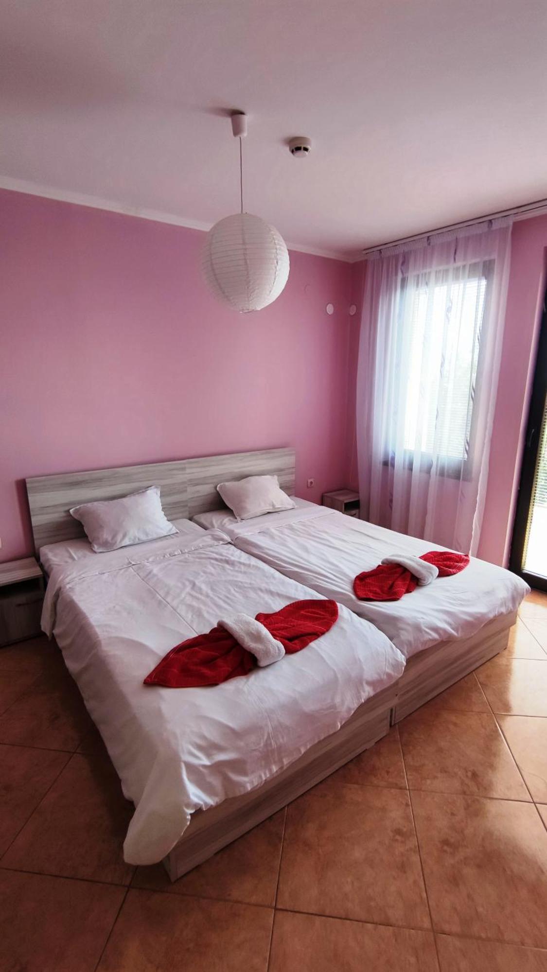 Marina Delfin Apartments - Top Location & Pet Friendly Светий Влас Екстер'єр фото