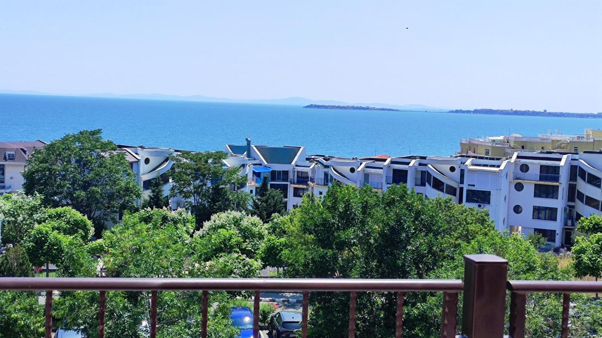 Marina Delfin Apartments - Top Location & Pet Friendly Светий Влас Екстер'єр фото