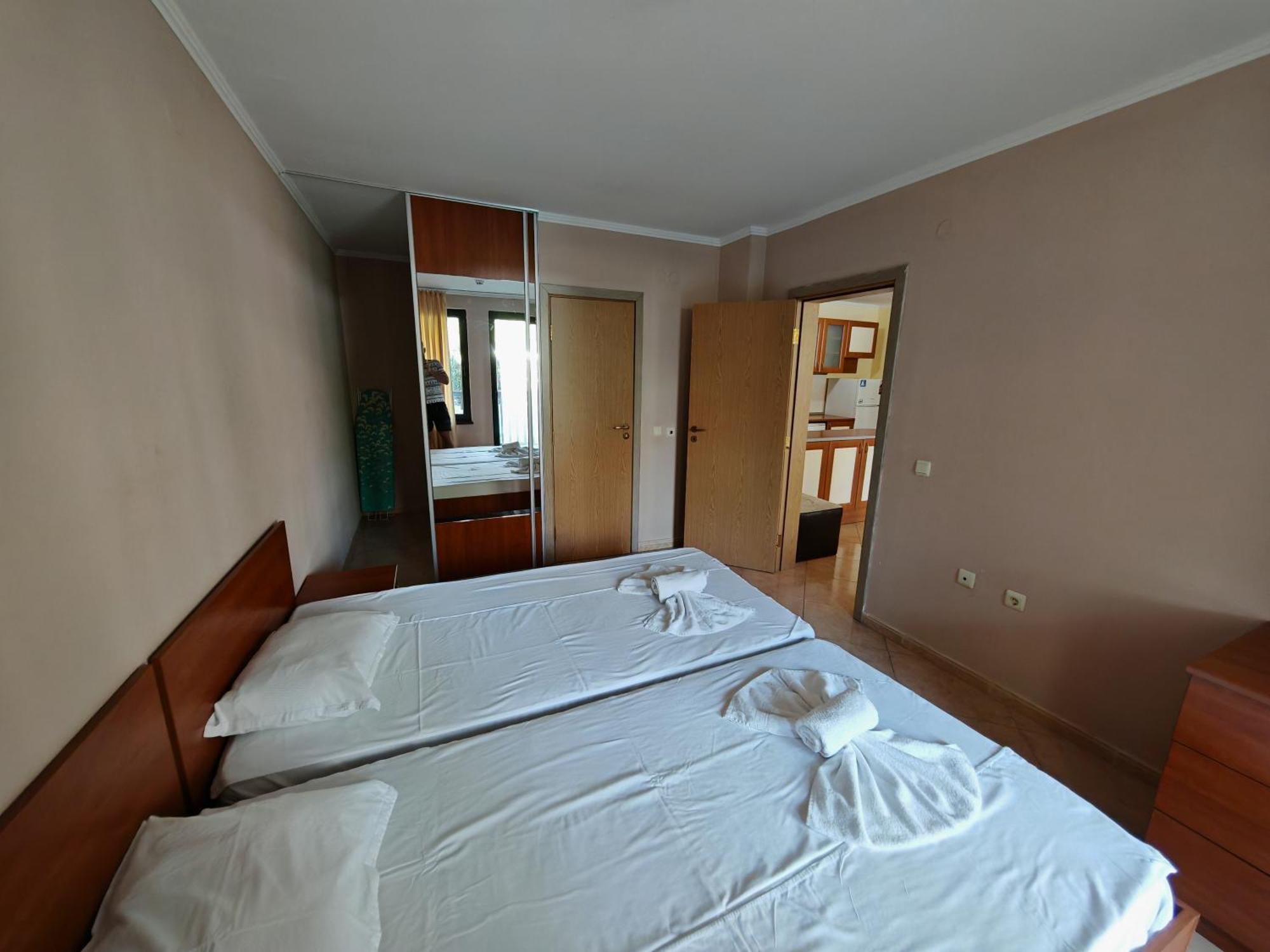 Marina Delfin Apartments - Top Location & Pet Friendly Светий Влас Екстер'єр фото