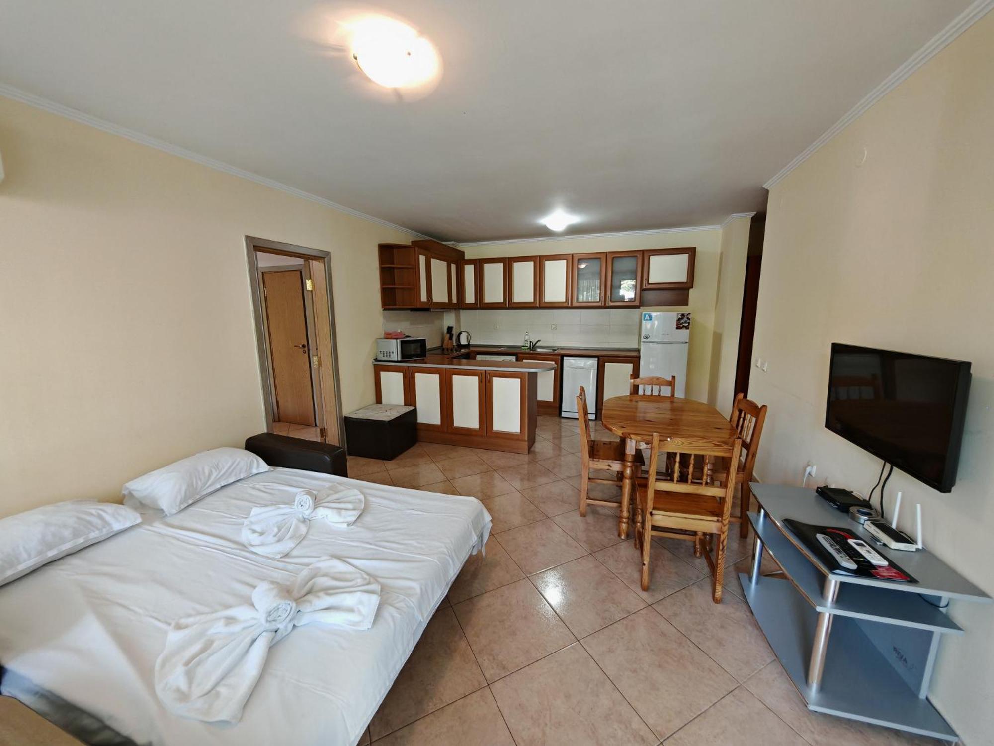 Marina Delfin Apartments - Top Location & Pet Friendly Светий Влас Екстер'єр фото